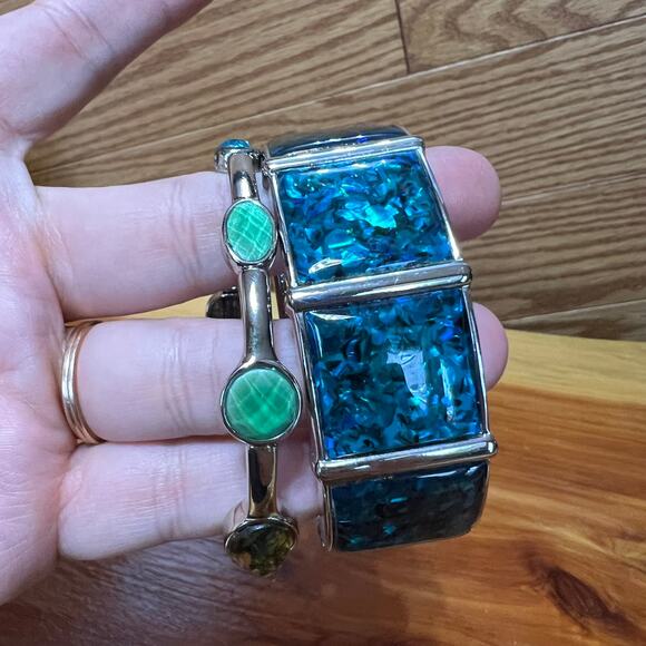 Lia Sophia Beauty Mark Easy On & Blue Abalone Clasp Bangle Set Retired Bracelets - Picture 2 of 9